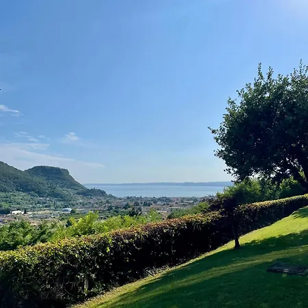Apartment The Nest - Pool & Garden 5 Minutes From Garda Costermano sul Garda