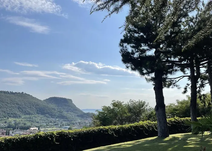 Apartment The Nest - Pool & Garden 5 Minutes From Garda *