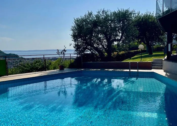 Apartment The Nest - Pool & Garden 5 Minutes From Garda Costermano